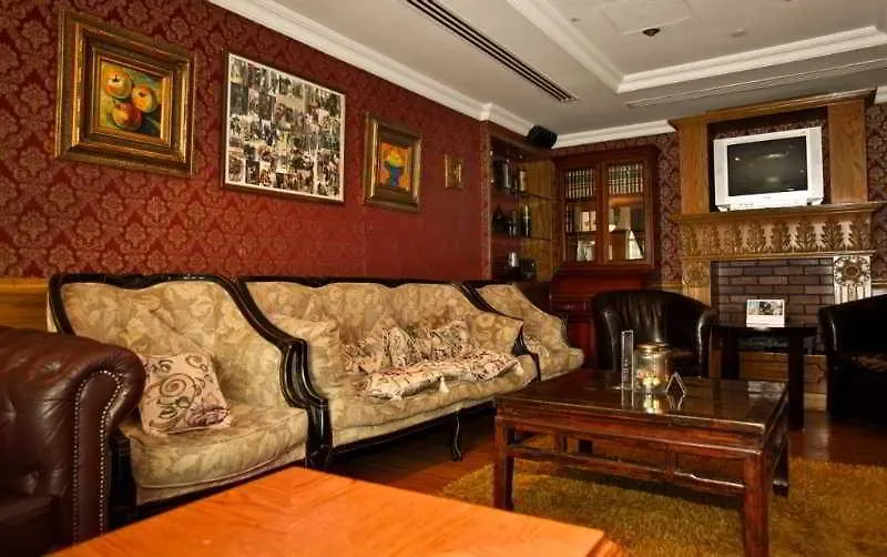Arabian Courtyard Hotel & Spa Дубай 4*,