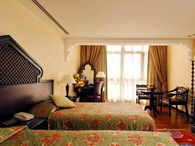 Arabian Courtyard Hotel & Spa Дубай 4*,  ОАЭ