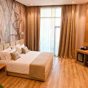 **** Hotel White Hill Hotel, & Conferences Albanië